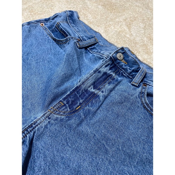 Old Navy Hi Rise Slouchy Straight Jean shorts 10 - Picture 5 of 9